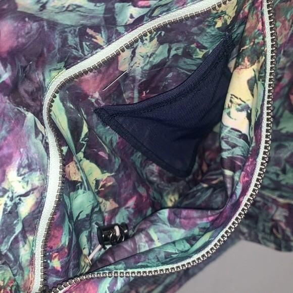 Lululemon Miss Misty Jacket II Iridescent Multi Packable Rain Jacket Sz 6 - Picture 8 of 13